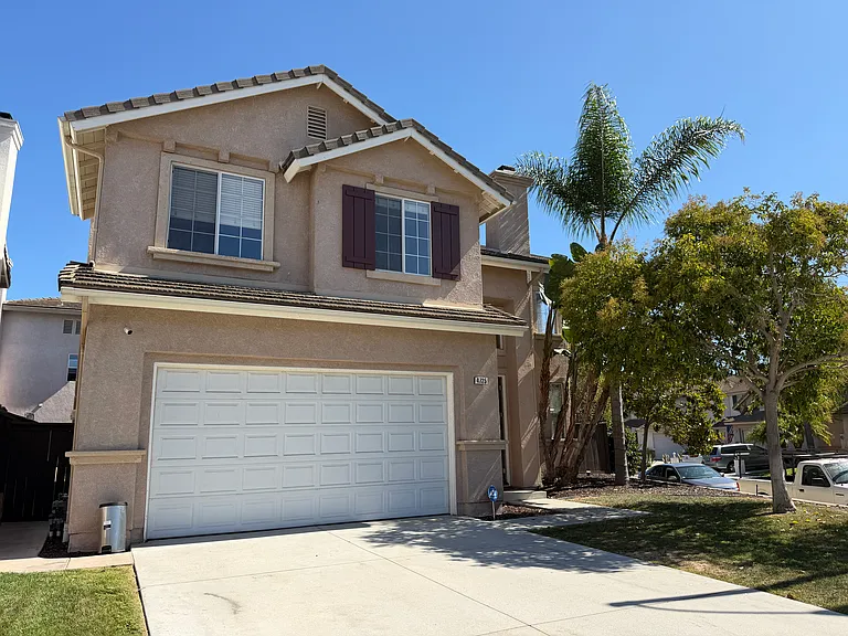 4725 Driftwood Way — Photo 2