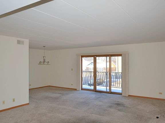 2nd image of 9514 S Kilbourn Ave APT 1C