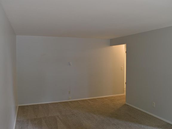 3rd image of 16912 NE 79th St #4