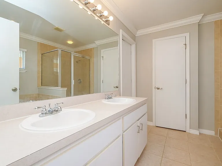 10408 Hallmark Blvd — Photo 10