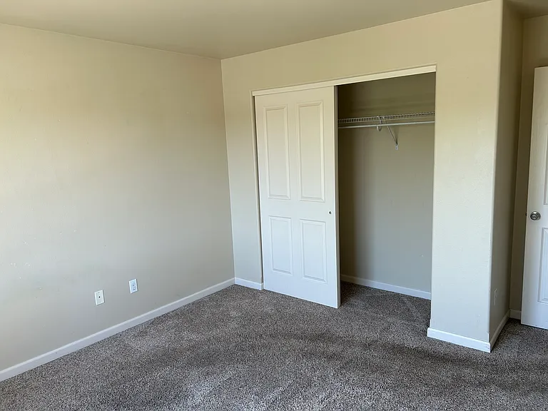 2305 N Water St — Photo 10