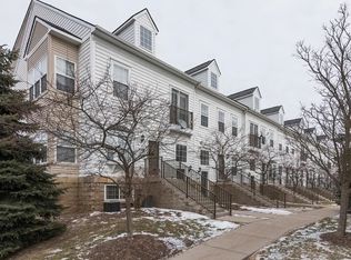 1135 Freesia Ct, Ann Arbor, MI 48105