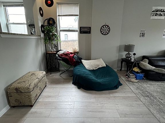 2nd image of 2246 W Belden Ave APT 3F