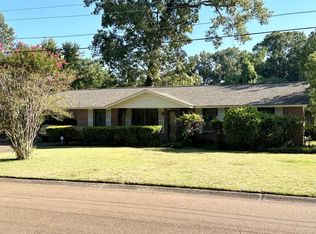 8 Oakhurst Dr, Natchez, MS 39120