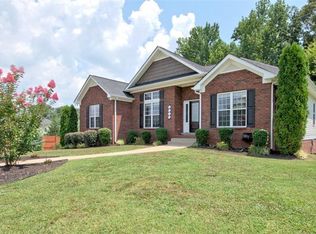 1605 Apple Valley Rd, Clarksville, TN 37043