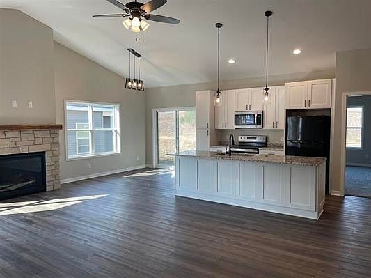 4th image of 309 Teri Lee Ln