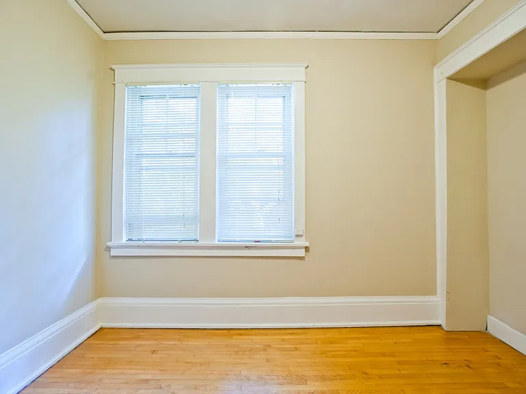 $1075 1 BR, 1 BA Apt, Incl Heat & Electric - Close to UW-Milwaukee - 3000 N Oakland Ave — Photo 5