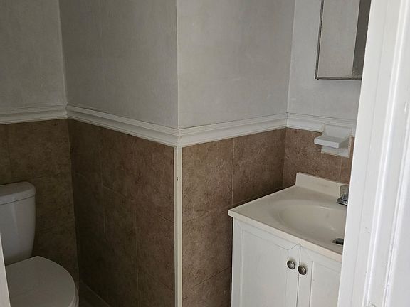 5th image of 2325 W Pensacola St APT 171