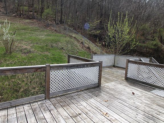 5th image of 98 Herman St