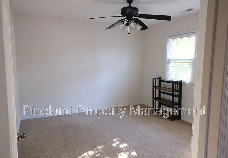 405 Andros Dr — Photo 7
