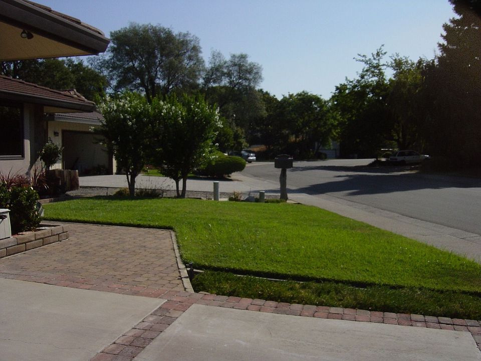 2nd image of 3395 Oakcreek Dr