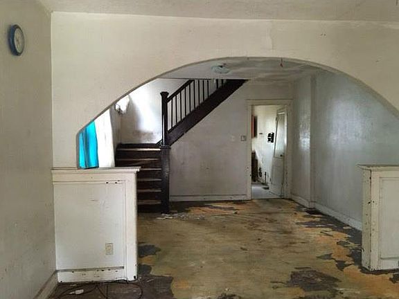 2nd image of 433 N Oakland Ave