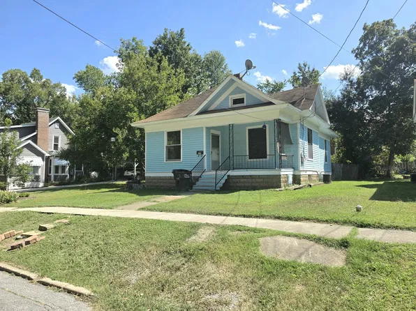 605 W Pecan St, Carbondale, IL 62901