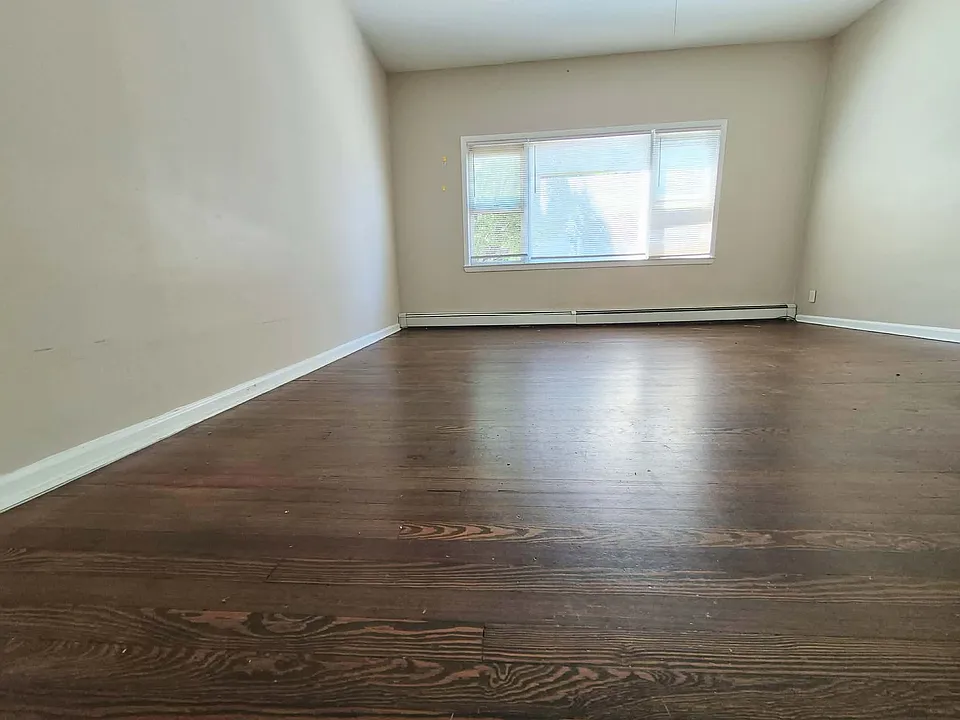 Front large bedroom