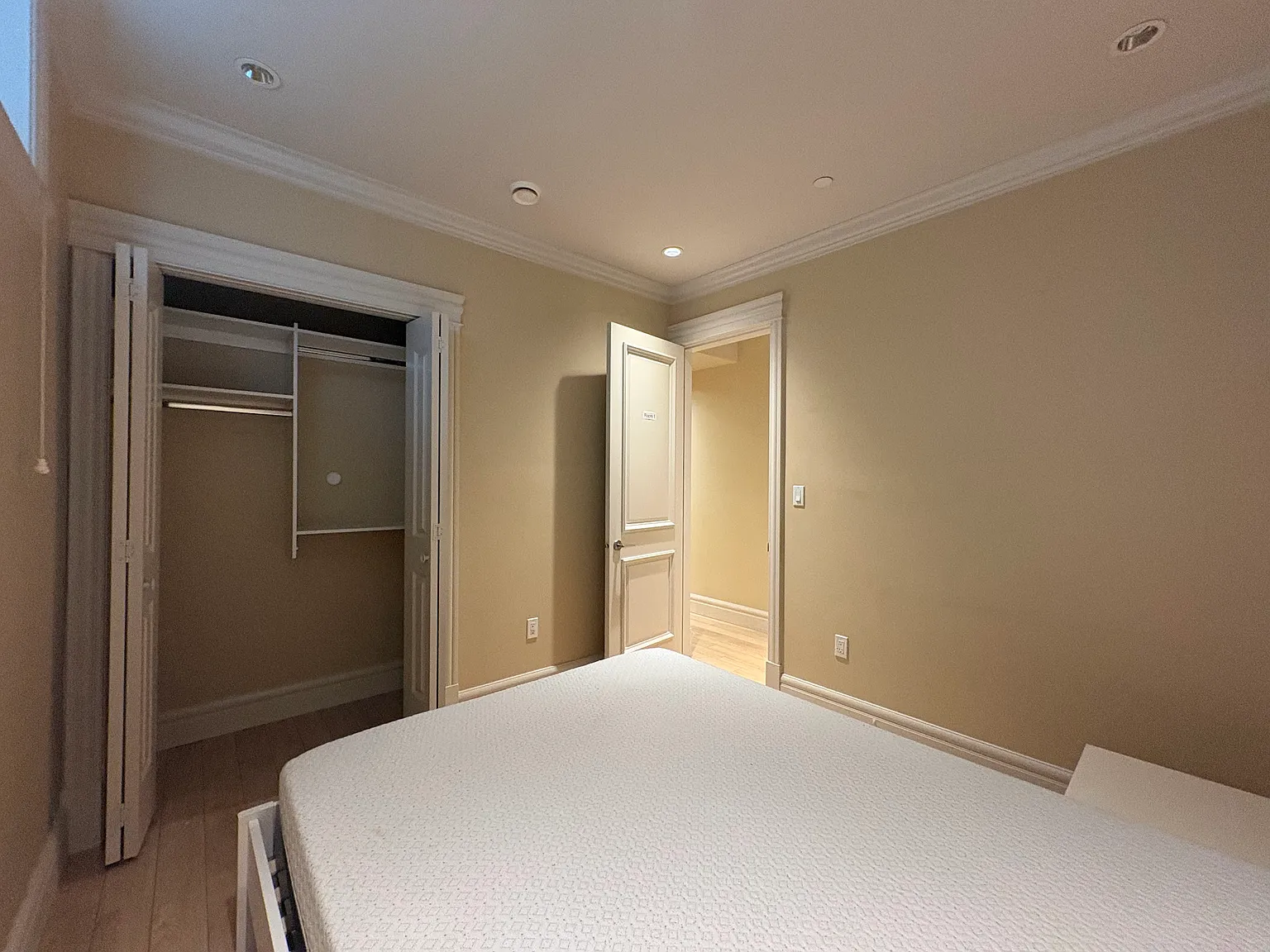 2 bed, 700 sqft, $1,800 — Photo 3