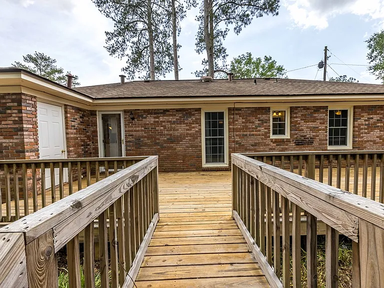 4221 Bonnie Dr — Photo 15
