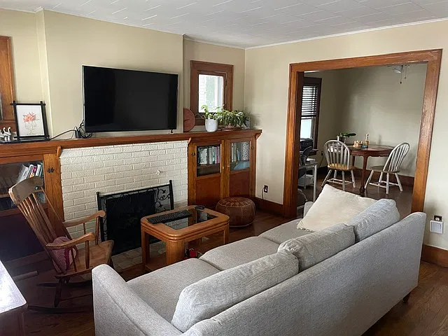 1304 Hartrick Ave — Photo 1
