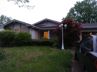 2465 Greenbriar Dr, Florissant, MO