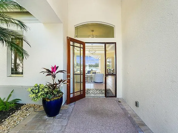 11234 Five Oaks Ln, Naples, FL 34120