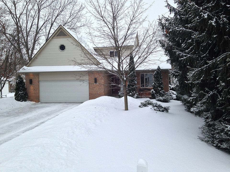 1st image of 4047 Woodmere Dr