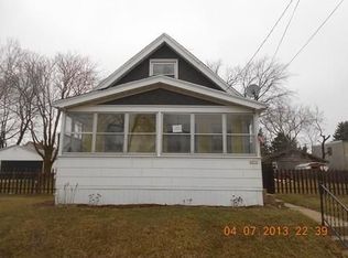 2030 E Cora Ave, Saint Francis, WI 53235