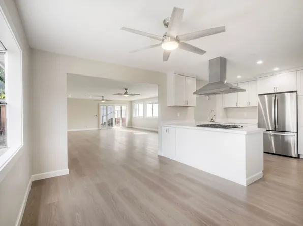 3570 Trieste Dr, Carlsbad, CA 92010