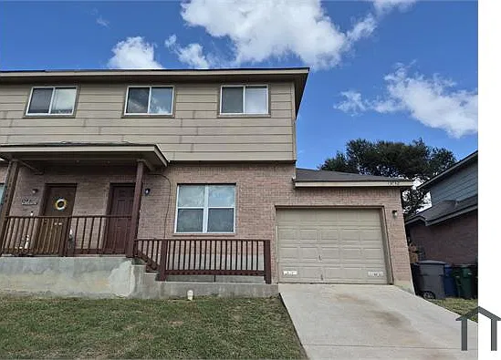3 bed, 1120 sqft, $1,450 — Photo 1