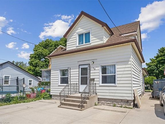 3rd image of 26 Vine St S