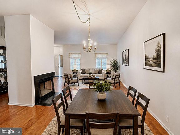 4th image of 12 Tasley Ct