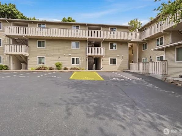 18200 NE 73rd Avenue #A111, Kenmore, WA 98028