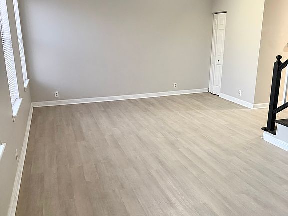 3rd image of 921 Geyer Ave APT A
