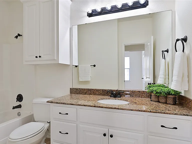 3802 Blackhawk Ln — Photo 12