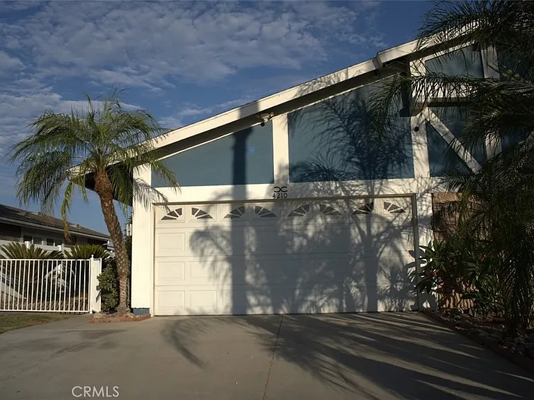 4210 Aero Ln — Photo 2