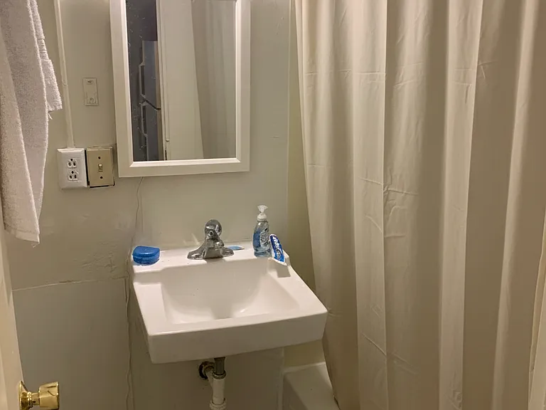 635 Howard Pl #L2 — Photo 4