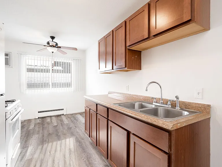 Trentwood Apartments — Photo 9