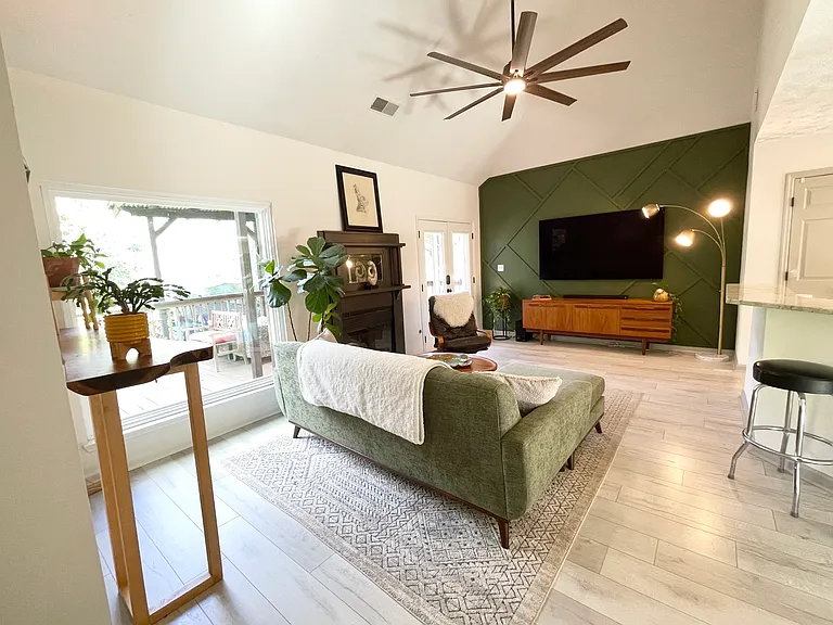 1109 Ashbury Dr — Photo 7