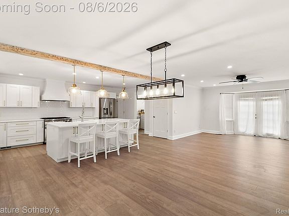 5th image of 5955 N Lilley Rd