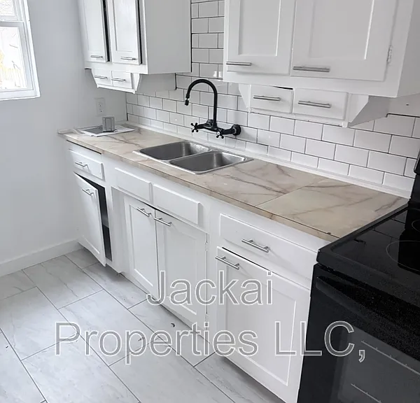620 N Walnut St — Photo 11