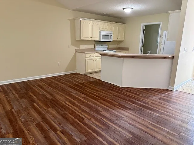 308 E Lee St #6 — Photo 6
