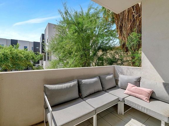 5th image of 325 E Coronado Rd Unit 6