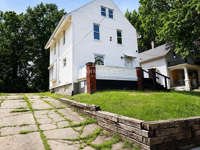 1st image of 804 Beardsley St
