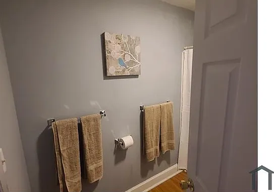 228 N Avon St #2 — Photo 10
