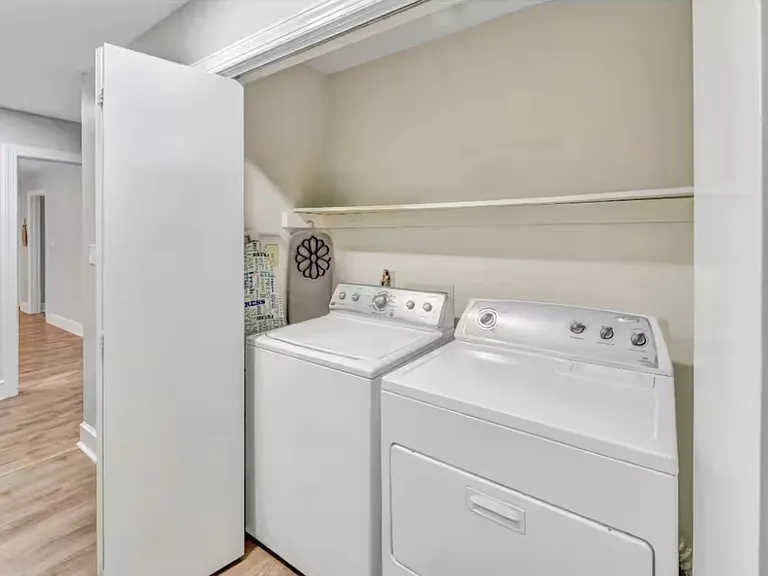 6109 Gainsborough Dr — Photo 28