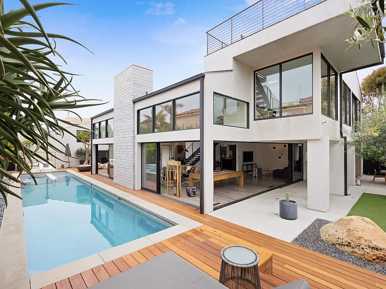 A quiet retreat on California's most sought-after beach.