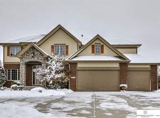 19316 Ruggles Cir, Elkhorn, NE 68022