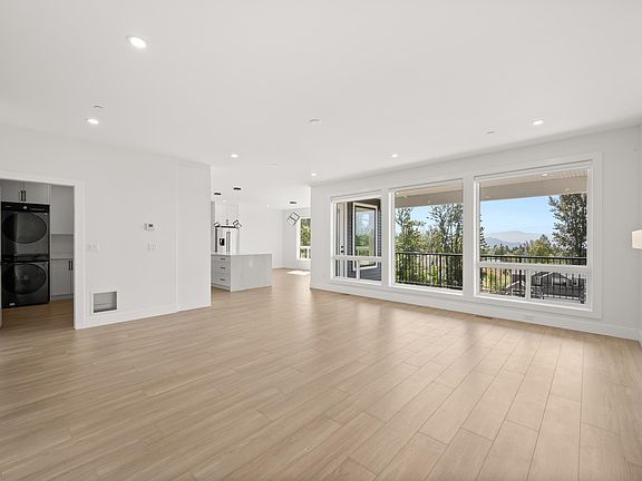5th image of 34030 Parr Ave