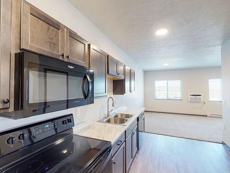 5800 Sunnybrook Plz — Photo 25