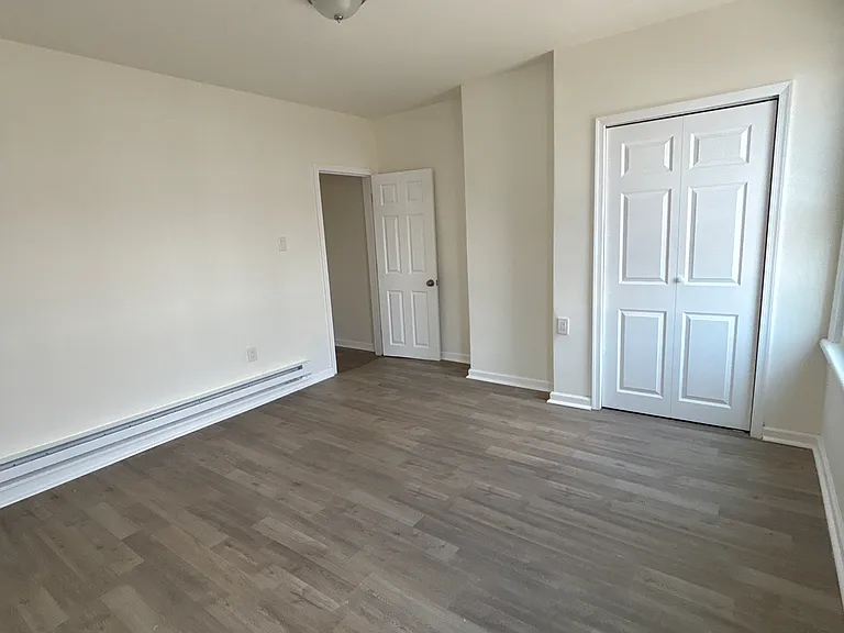 6125 Glenmore Ave #2 — Photo 7