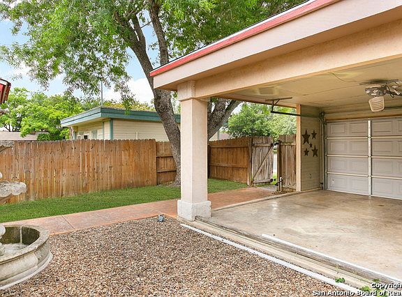 3rd image of 6862 Maple Springs St #6862