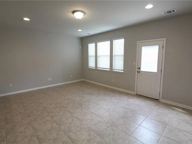 2028 Arendale Dr — Photo 43